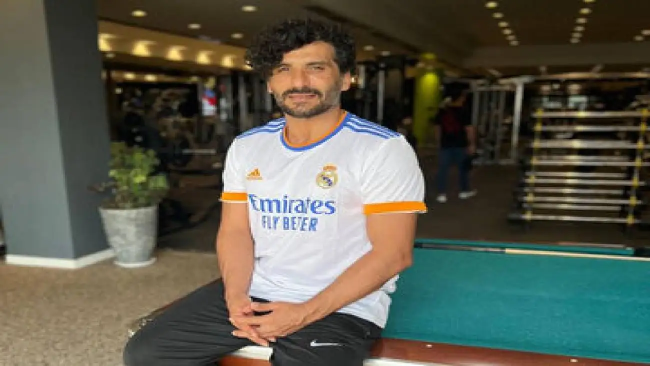 تصویر  -  ملاقات ستاره پرسپولیسی با بازیکن سابق بارسلونا