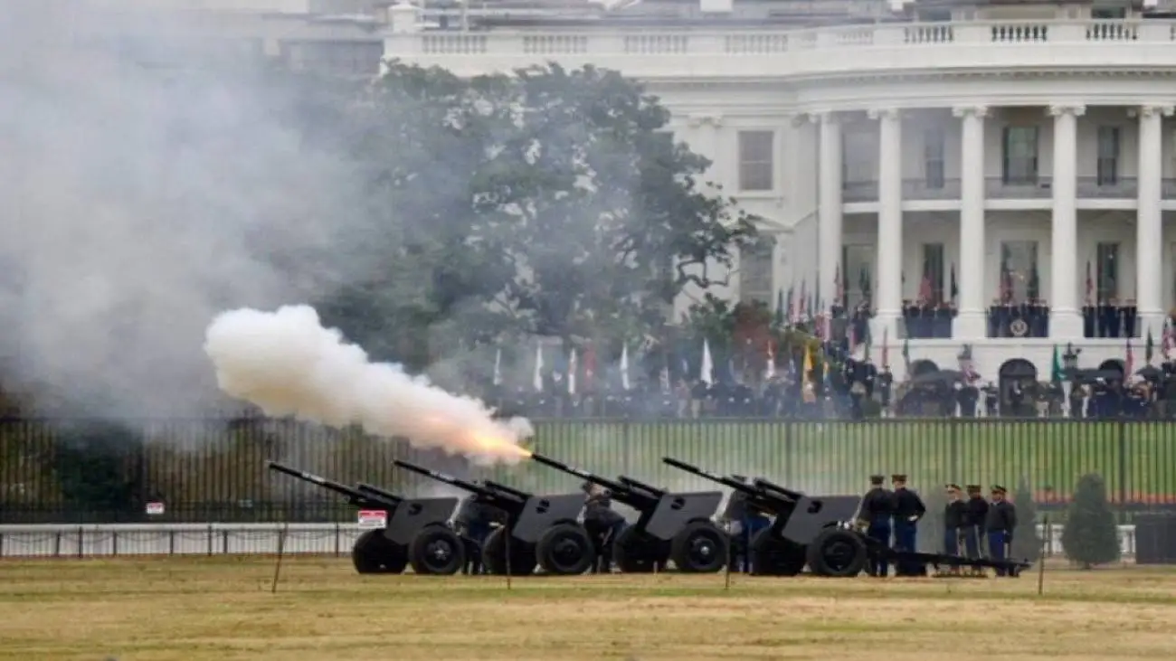 ویدیو  -  شلیک توپ ها در کاخ سفید در استقبال از بن سلمان