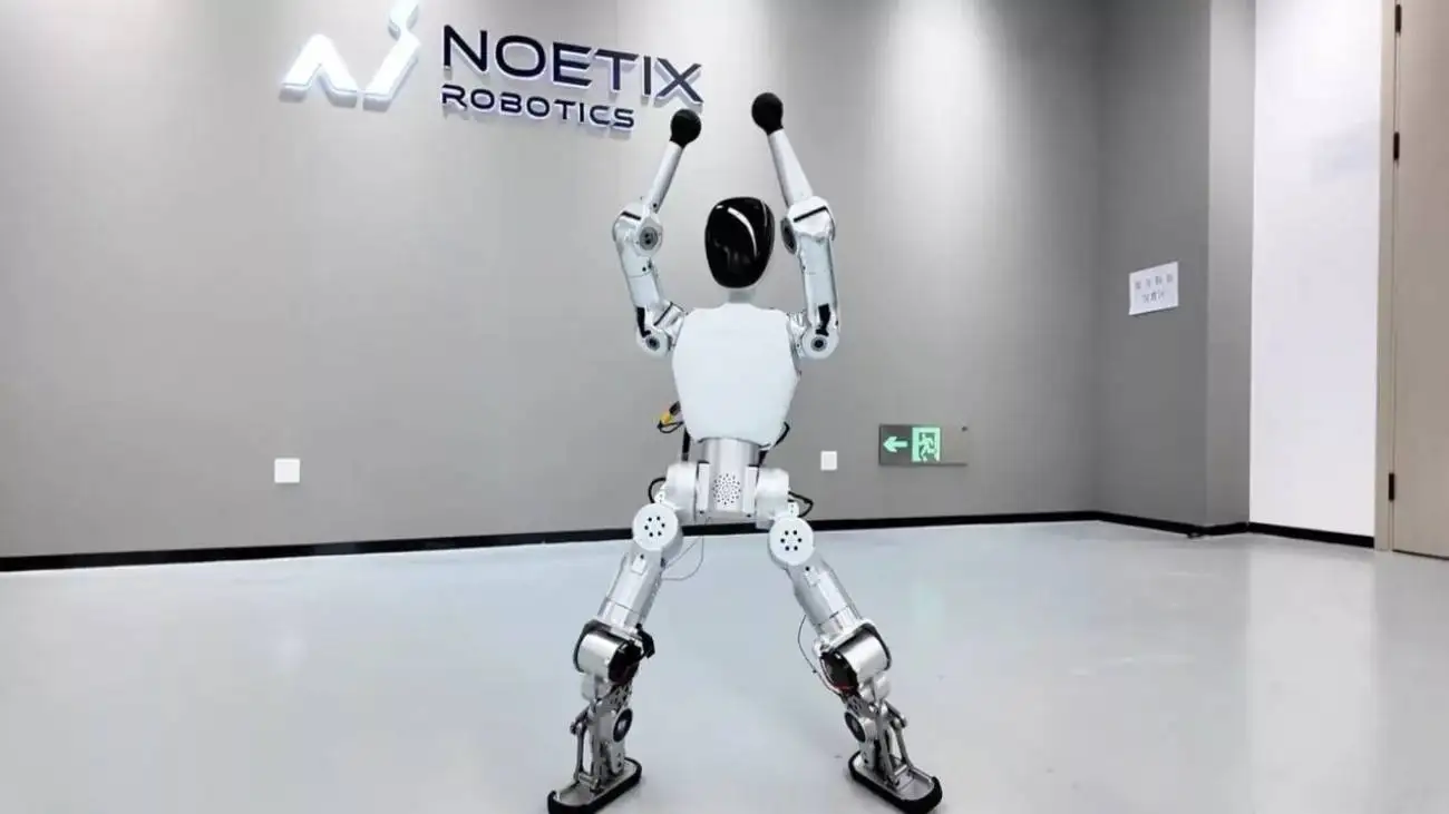 ویدیو  -  ربات ١4٠٠ دلاری استارتاپ چینی با نمایش مهارت خود در رقصیدن