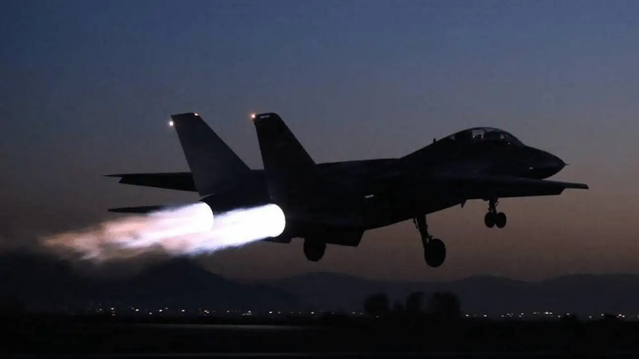 فوری  -  شکستن دیوار صوتی در آسمان عراق  توسط جنگنده  ناشناس