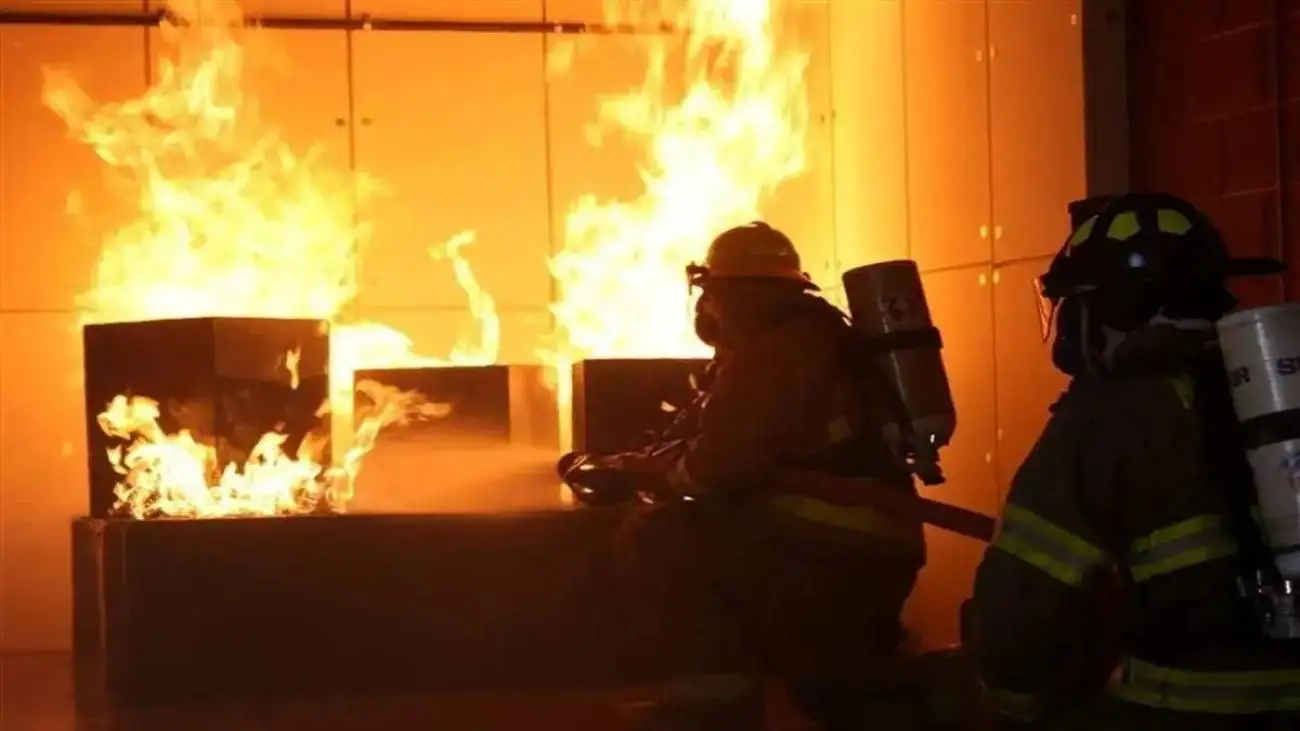 ویدیو  -  آتش سوزی در انبار لبنیات میهن