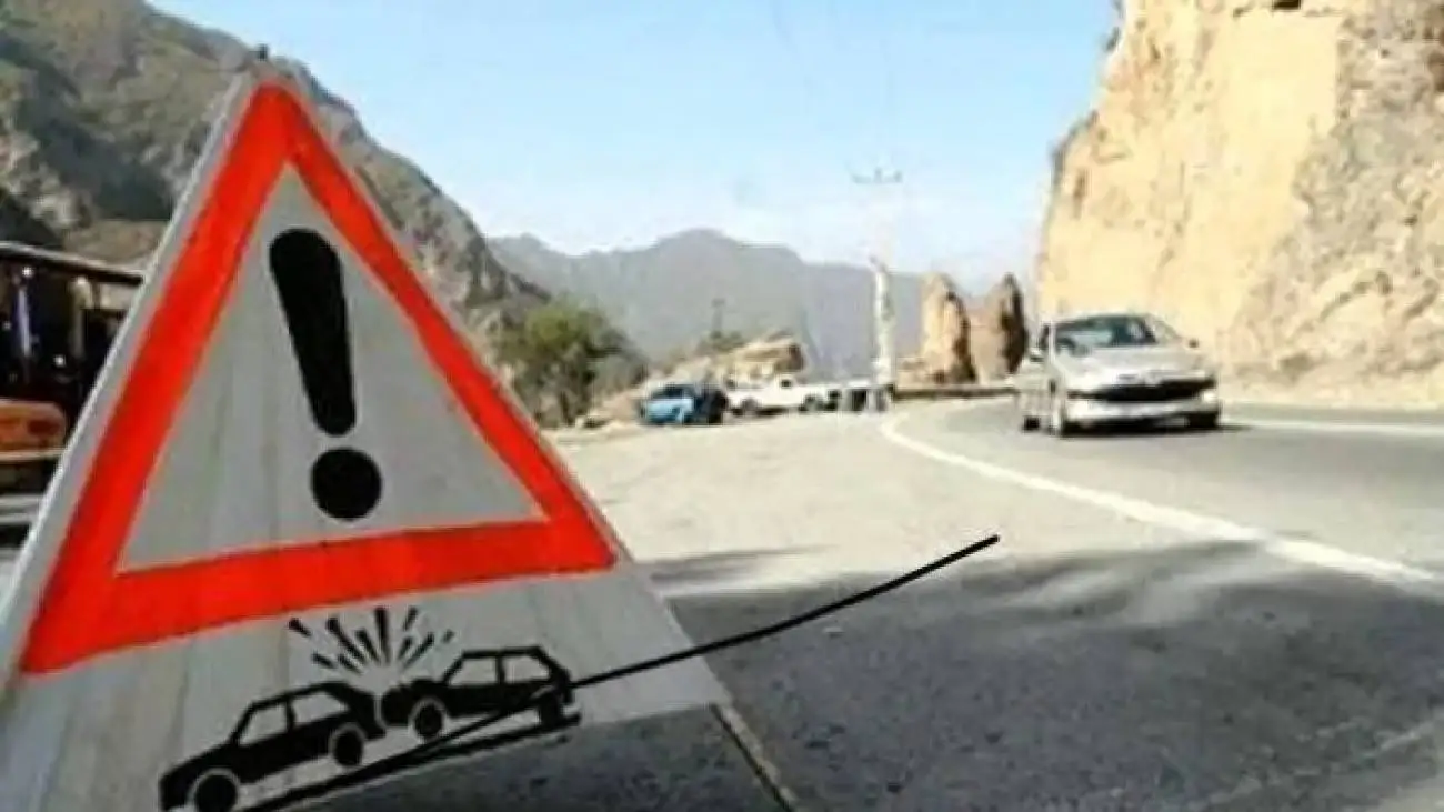 واژگونی مینی بوس حامل کارگران معدن بردسکن -  11 نفر مصدوم شدند