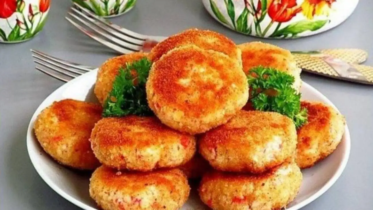 ترفند طلایی برای تهیه کوکوی سیب زمینی پنیری ترد و پوک فقط در 20 دقیقه