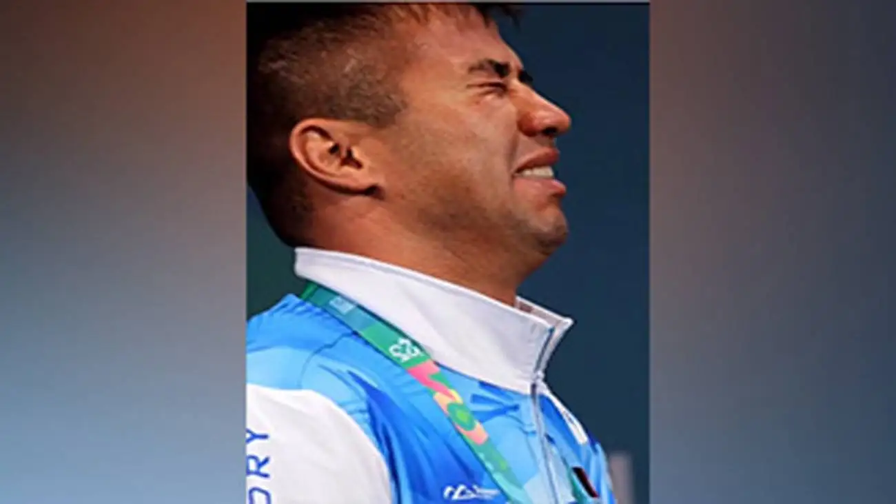 ویدیو  -  اشک یک ملت در رقابت ها کشورهای اسلامی در آمد؛ گریه سوزناک قهرمان افغانستانی