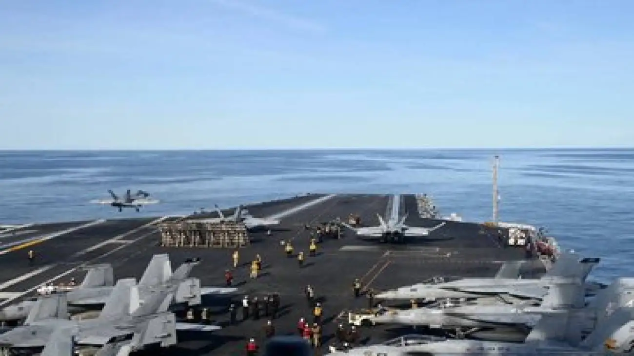 سنگینی سایه جنگ بر میز مذاکره  -  دیپلمات ها از (پیشرفت) می گویند، ژنرال ها آرایش نظامی می گیرند  -  چرا آمریکا تمایلی به مذاکرات طولانی با ایران ندارد؟