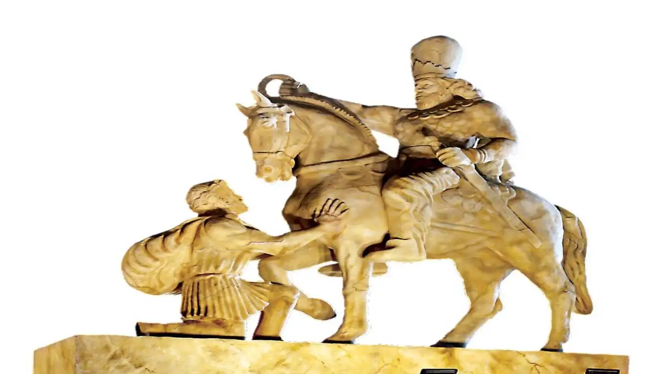 زانو زدن والرین در مقابل دیدگان خارجی ها