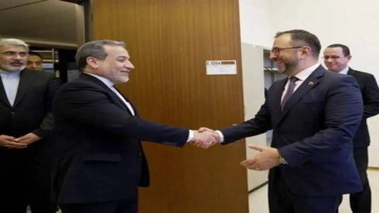 عراقچی و وزیر خارجه ونزوئلا تلفنی گفت و گو کردند