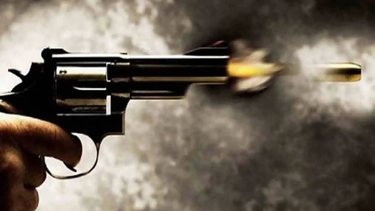 هفت تیرکش مرموز در مشهد  -  شلیک 2 گلوله مرگبار به مرد 58 ساله افغان در طبقه دوم آپارتمان!