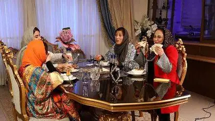 فیلم تاسفبار  -  دعوای خانم  بازیگرها در (شام ایرانی) بالا گرفت!