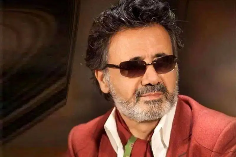 فیلم اجرای آواز باشکوه معین در برنامه صداتو !  -  همه غافلگیر شدند حتی داورها !