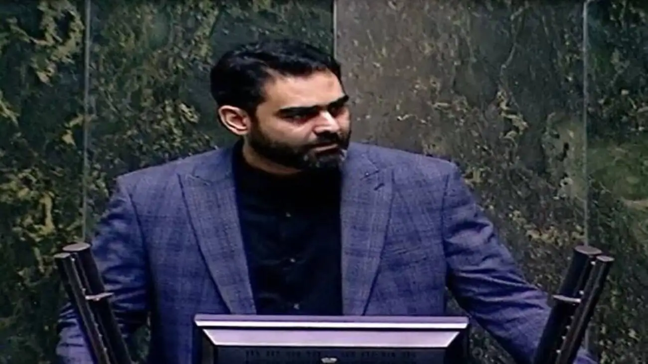 نمی دانید امروز چه باندی ایران خودرو را احاطه کرده؟ + ویدئو  -  حرمت لباس سپاه را نگه دارید