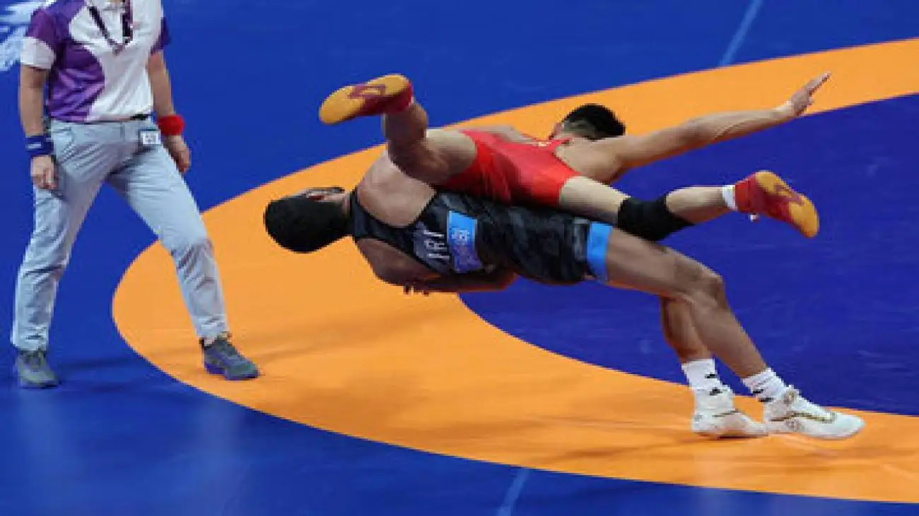 استقلال صدرنشین لیگ شد