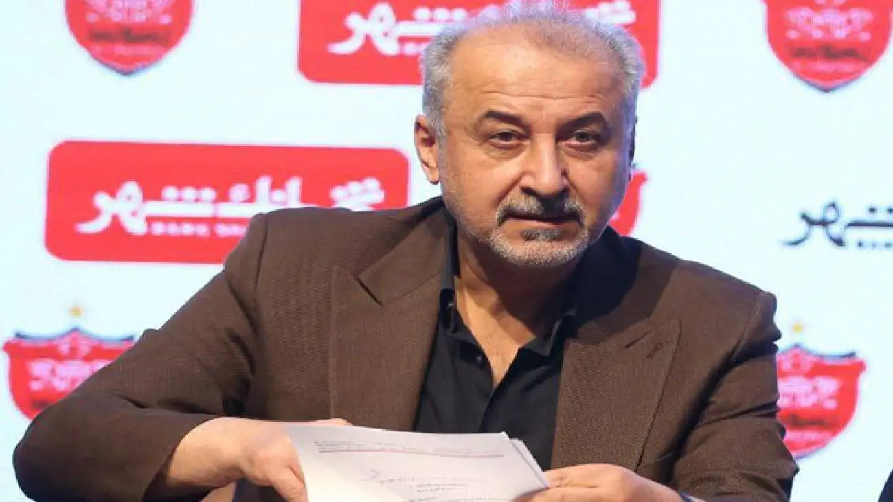 کلیشه نخ نمای درویش در جواب بانوان هوادار پرسپولیس  -  نه؛ اینها را باید می خریدی!