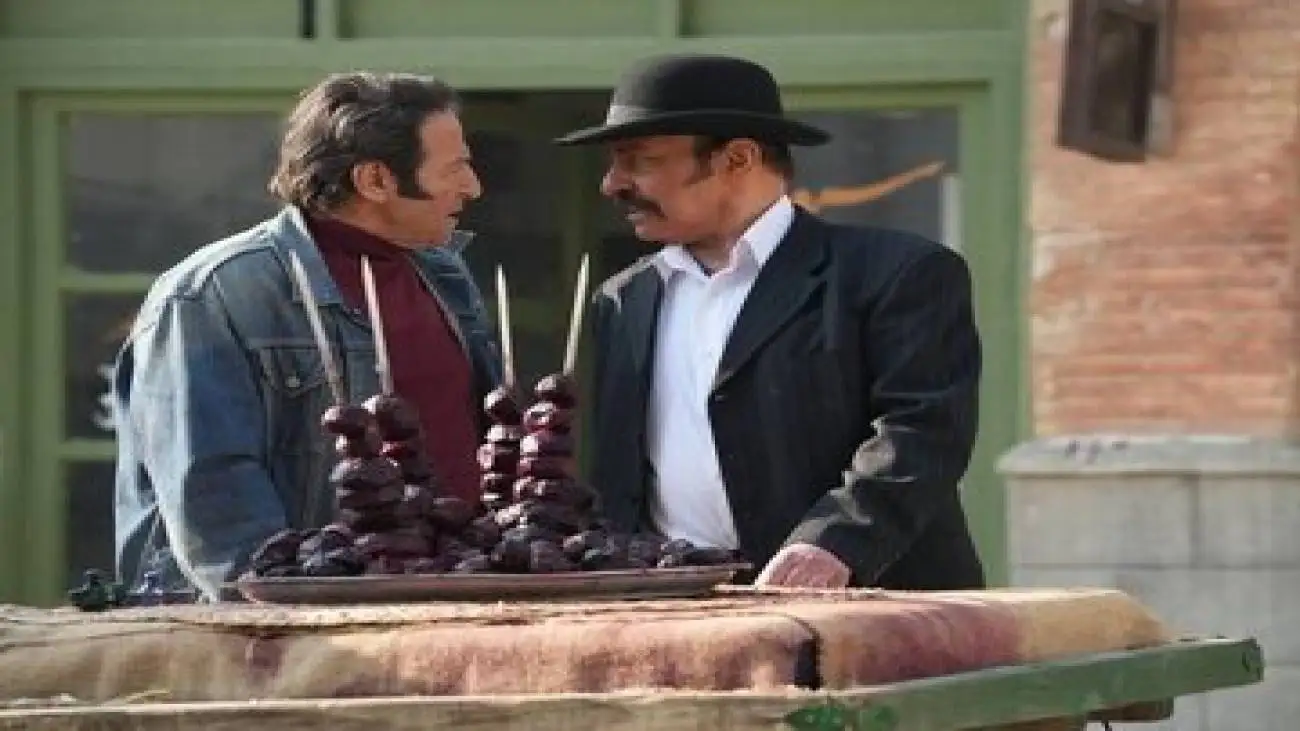 11 فیلمی که این هفته زیر 100 میلیون تومان فروختند -  سهم 7 میلیارد تومانی زوج امین حیایی و هادی کاظمی و نوستالژی دهه 60 -  پیشتازان فروش؛ 3 اثر کمدی