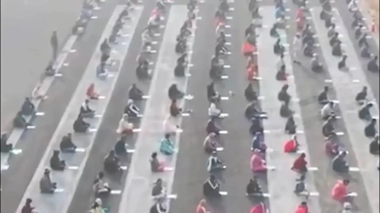 ویدیو  -  برگزار شدن آزمون در باند فرودگاه در هند!