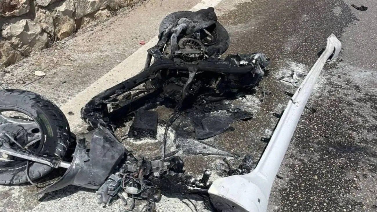 ویدیو  -  حمله پهپادی اسرائیل به یک موتورسیکلت در جنوب لبنان