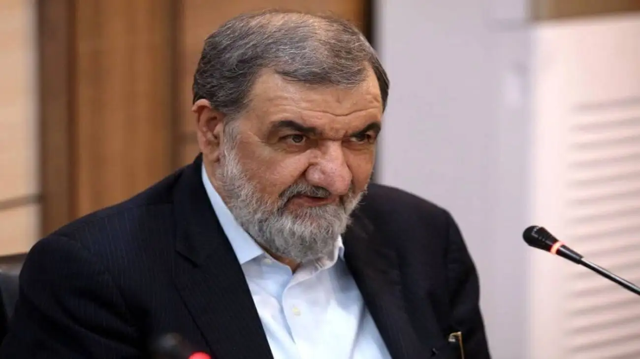 ویدیو  -   محسن رضایی: اسرائیلی ها 6 نقطه از جلسه شورای امنیت کشور را بمباران کردند اما هیچ آسیبی به اعضا وارد نشد چون جلسه را حساب شده برگزار کردیم