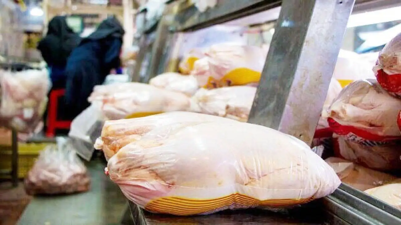 مرغ های تاریخ گذشته دوباره وارد بازار می شوند؟  -  حاشیه های یک فیلم که در فضای مجازی منتشر شد