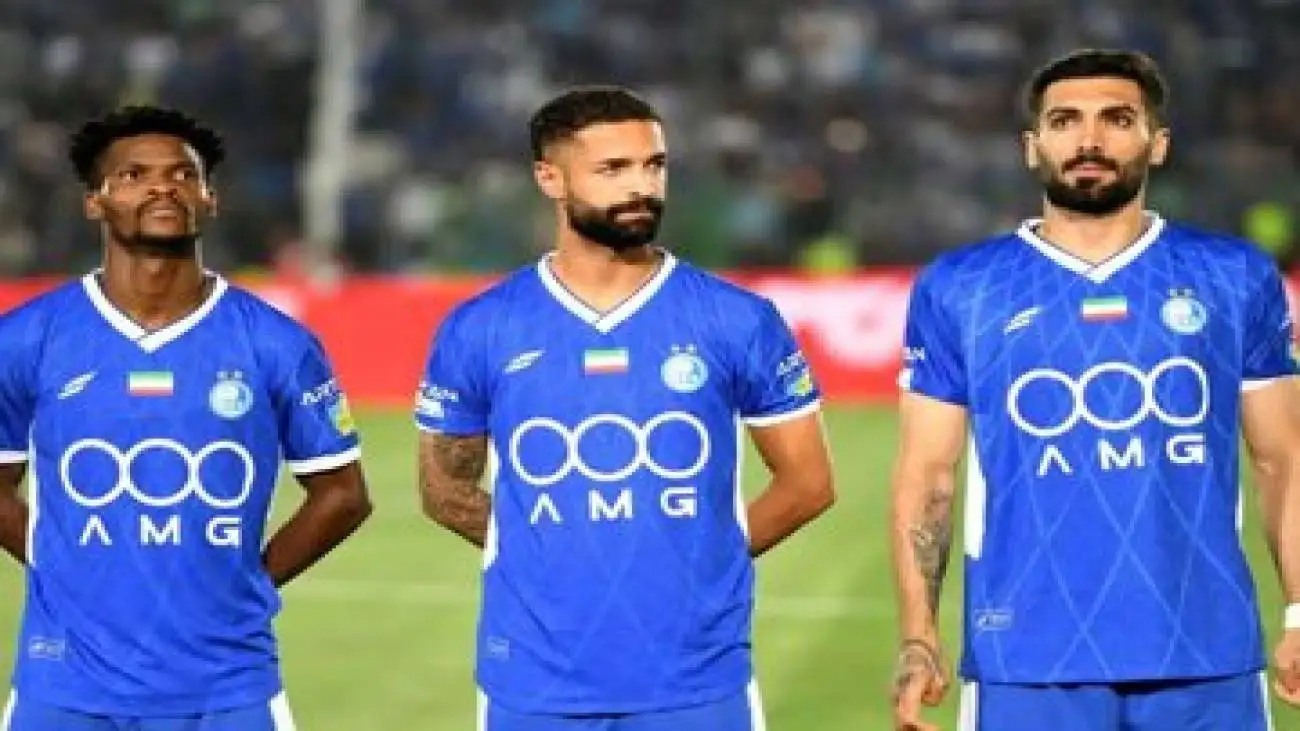 تصویر  -  سلام نظامی دختر استقلالی