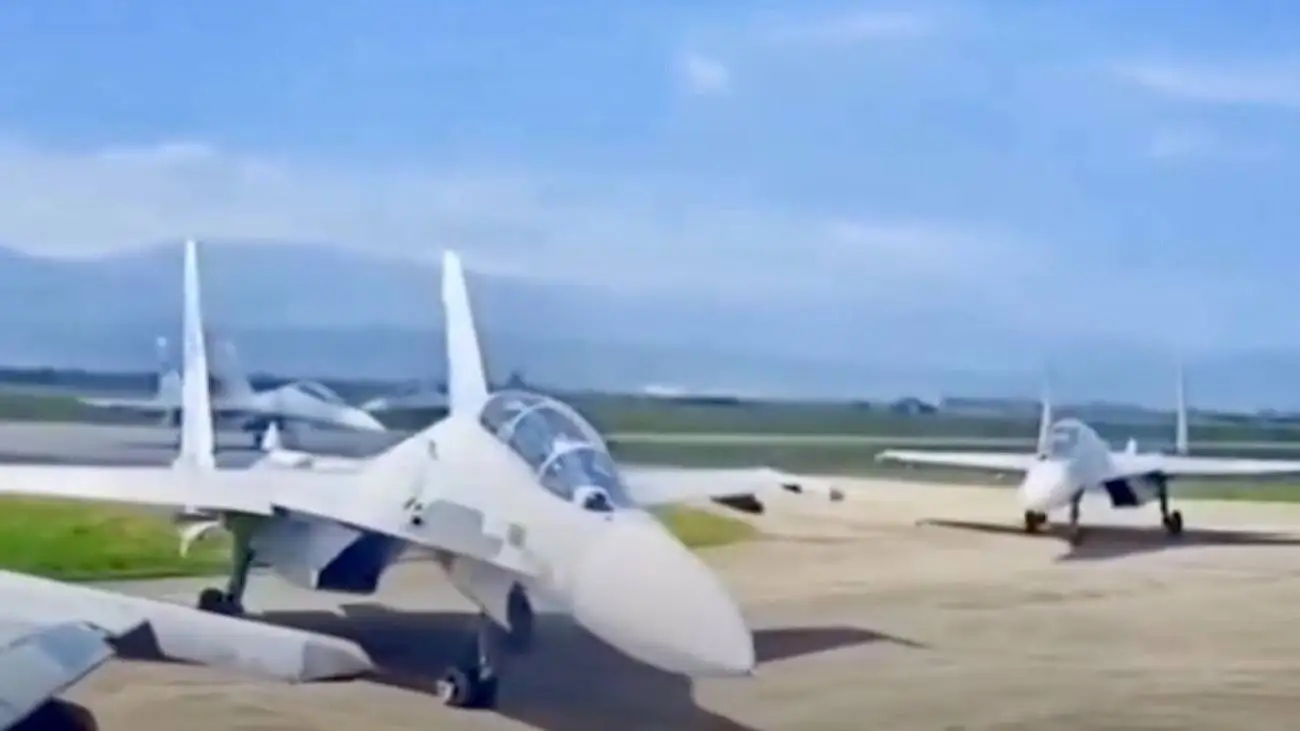 قدرت نمایی سوخو 30 و فالکن جلوی ارتش آمریکا  -  تاکسی و پرواز این جنگنده ها را ببینید + ویدیو