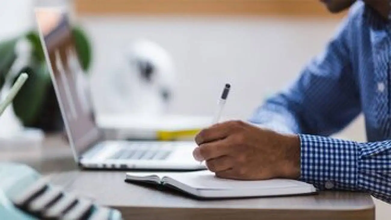 استاد ایرانی دانشگاه کالیفرنیا که به دانشجویانش اجازه تقلب می دهد -  عکس