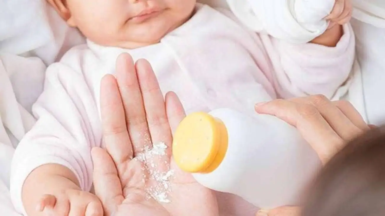 عرق سوز شدن گردن نوزاد در تابستان؛ روش های پیشگیری و درمان خانگی