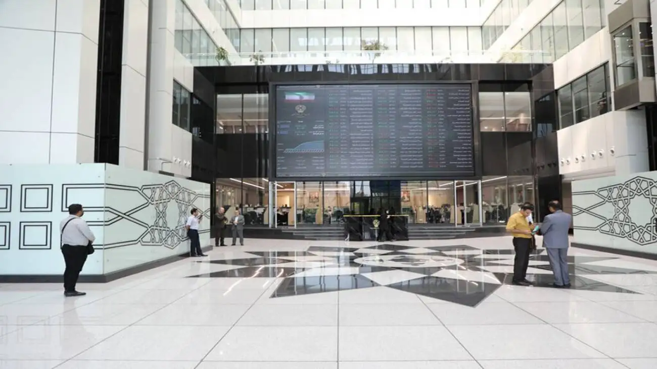 عقب گرد بورس به کانال 3.6 میلیون واحد؛ شاخص کل 85 هزار واحد افت کرد