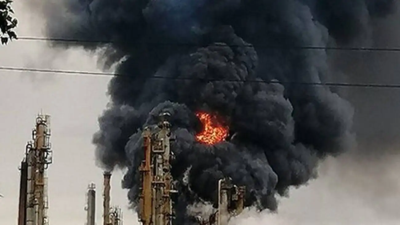 ویدیو  -  انفجار در پالایشگاه نفت روسیه بعد از حمله موشکی اوکراین