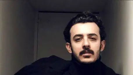 معرفی خانواده کم جمعیت و تحصیلکرده علی شادمان، کیوان سریال کیمیا -  از پدر استاد دانشگاه و مادر معلم تا خواهر کاریزماتیک و مهربونش+عکس