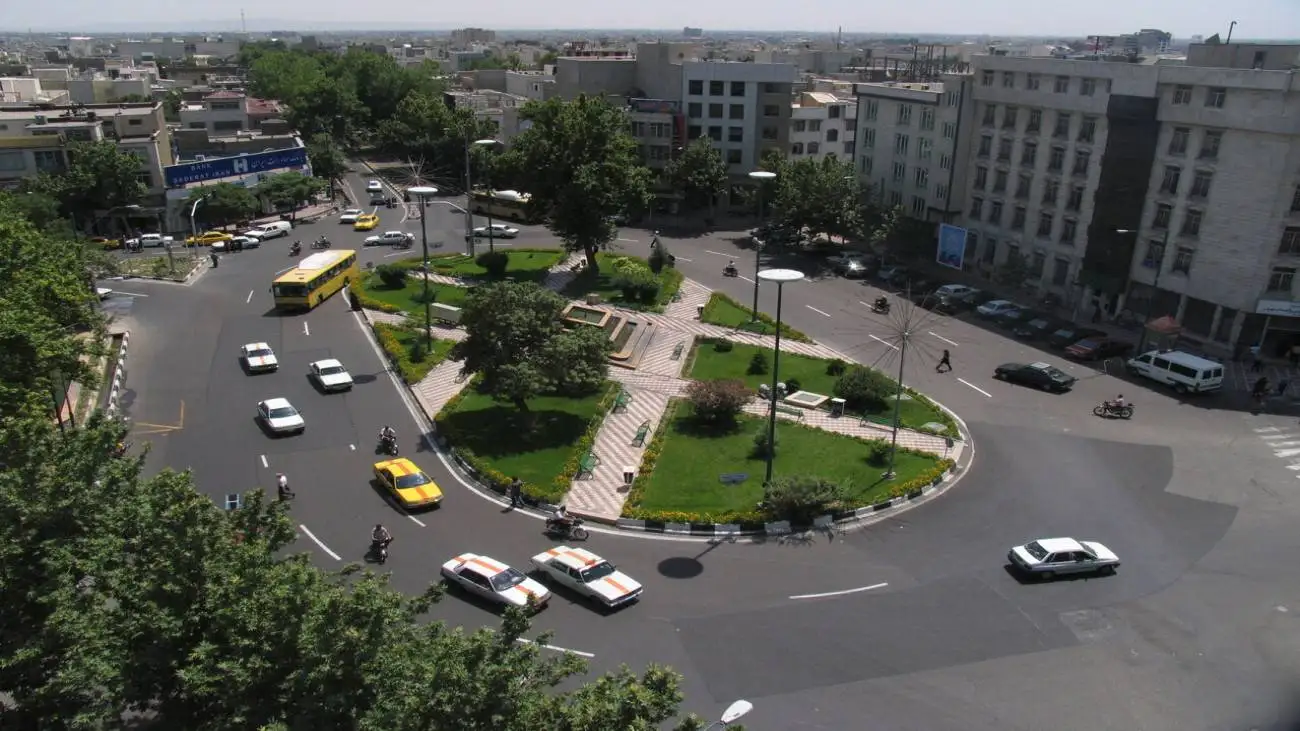 بورس لوازم ورزشی در باغ منیرالسلطنه!