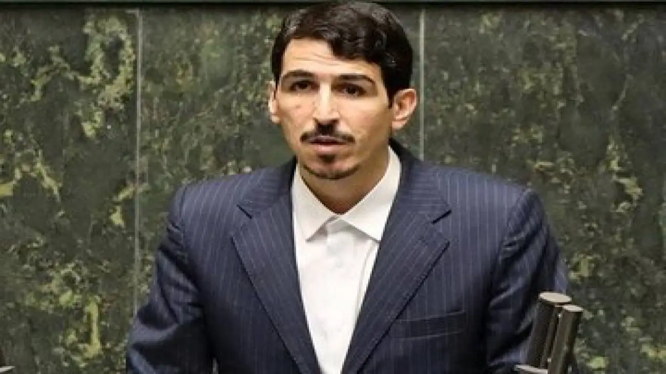 انتقاد یک نماینده از مصوبه بنزینی دولت -  این مصوبه ناعادلانه و خلاف قانون است