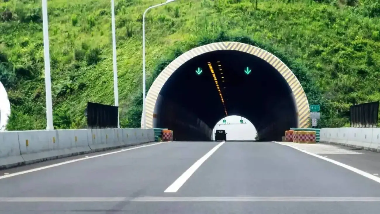 آشنایی با طولانی ترین تونل های جاده ای جهان!  -  عکس