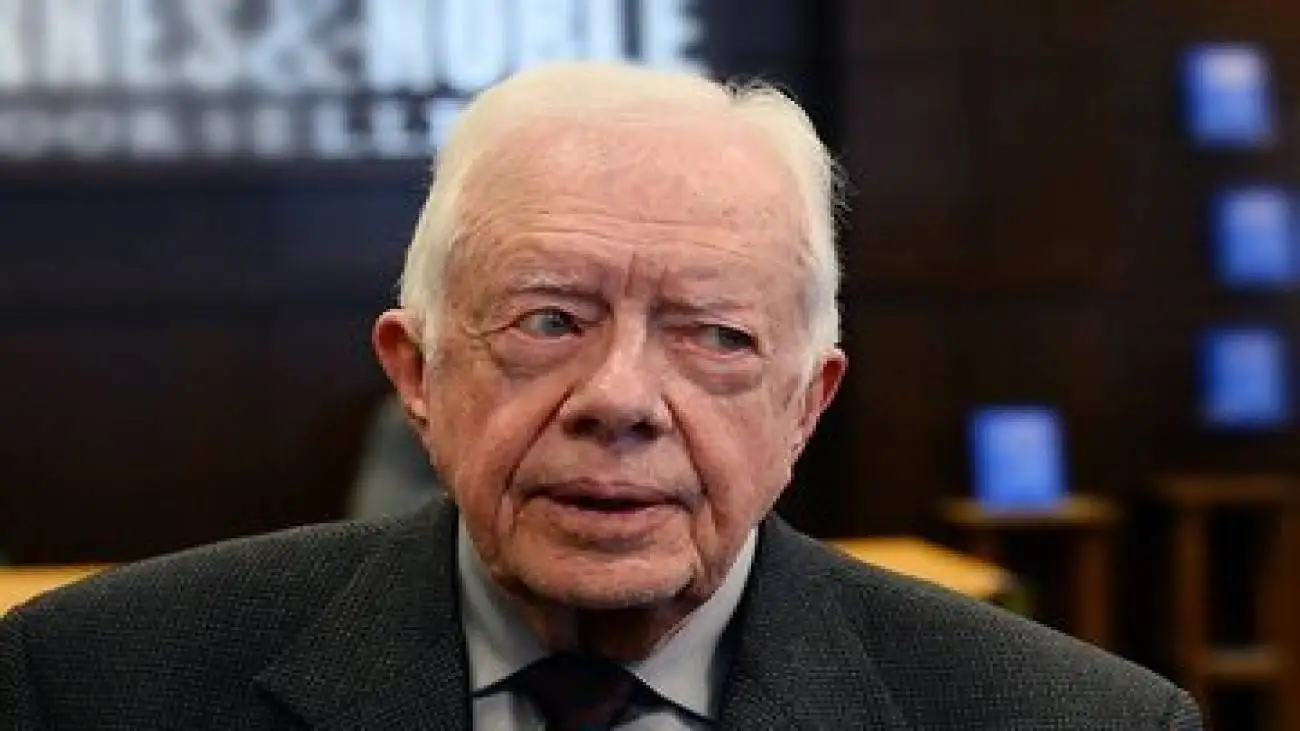 تصویر  -  ‏اعدام نمایشی جیمی  کارتر توسط دانشجویان پیرو خط امام در سال 1358