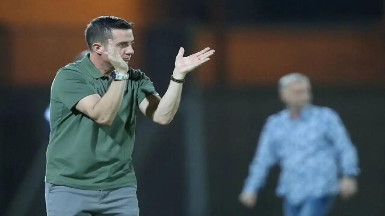 فوری؛  اوسمار فقط یک قدم تا نیمکت پرسپولیس؛ اختلاف بر سر چیست؟  -  یک مقام آگاه در باشگاه پرسپولیس خبر داد