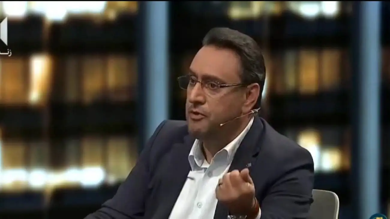 ویدیو  -  درد و دل مجری صدا و سیما روی آنتن زنده با چاشنی مصاحبه با رئیس جمعور؛ برای رسانه خارجی پرسش آزاد است، برای صدا و سیما ممنوع!