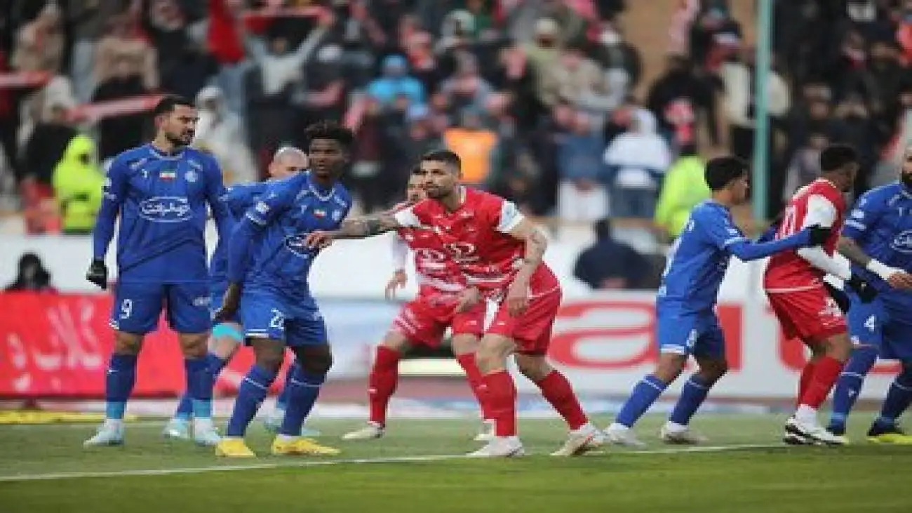 رقابت تنگاتنگ استقلال و پرسپولیس در لیگ 24 -  کی ناکام تر است؟