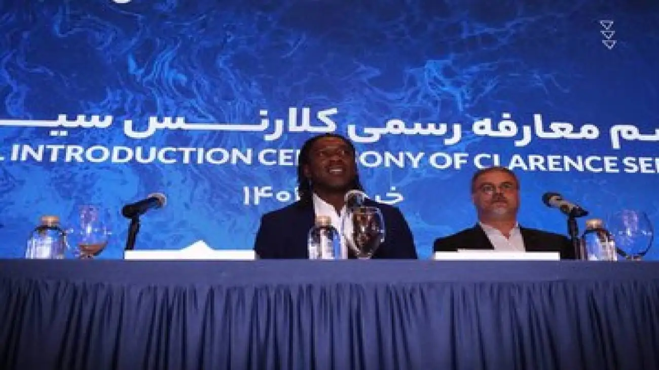 تصویر  -  ملاقات سیدورف و شاعر فوتبال در شرق آسیا