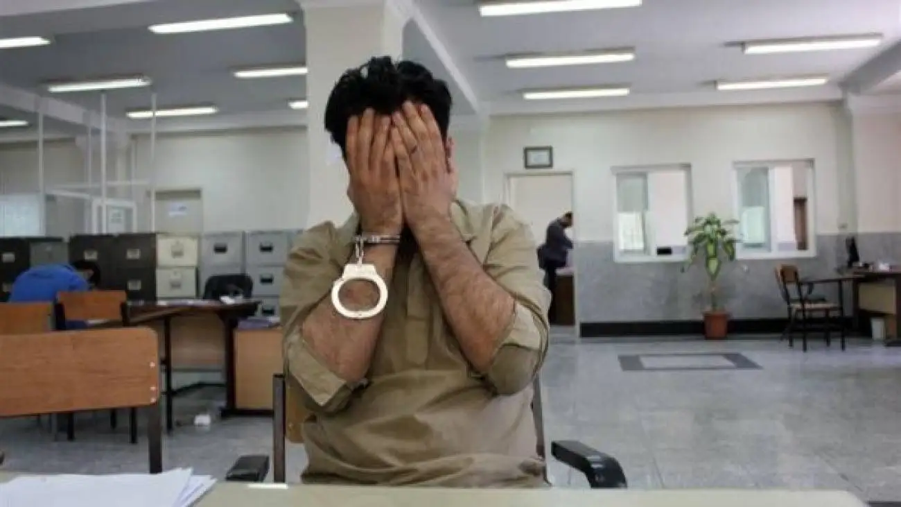 چاقوی کار تبدیل به ابزار جنایت شد  -  کارگر جوان صاحب ساندویچ فروشی را در تهران کشت