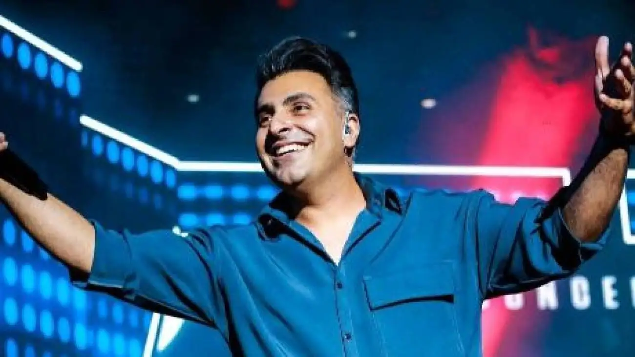 ویدیو  -  کَل کَل خنده دار و عاشقانه علیرضا طلیسچی با هوادار دو آتیشه اش: دروغ نمیگم من بیشتر دوستتون دارم و...