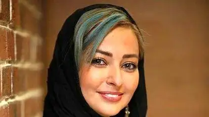 عکس   -  بررسی ماشین لاکچری و خارجی نفیسه روشن  -  ماشین نگو سفینه فضایی بگو فقط سانروف رو ببین !