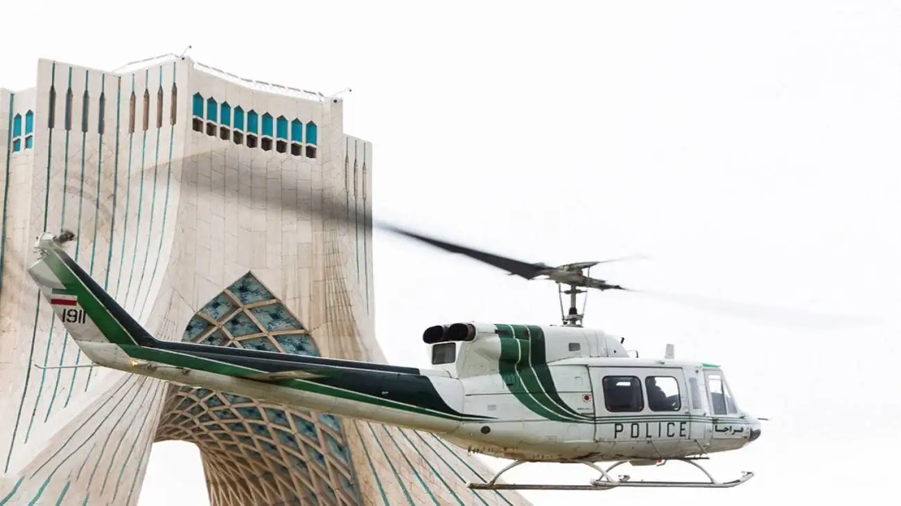 ویدیو  -  فرود یک هلیکوپتر در میدان آزادی تهران