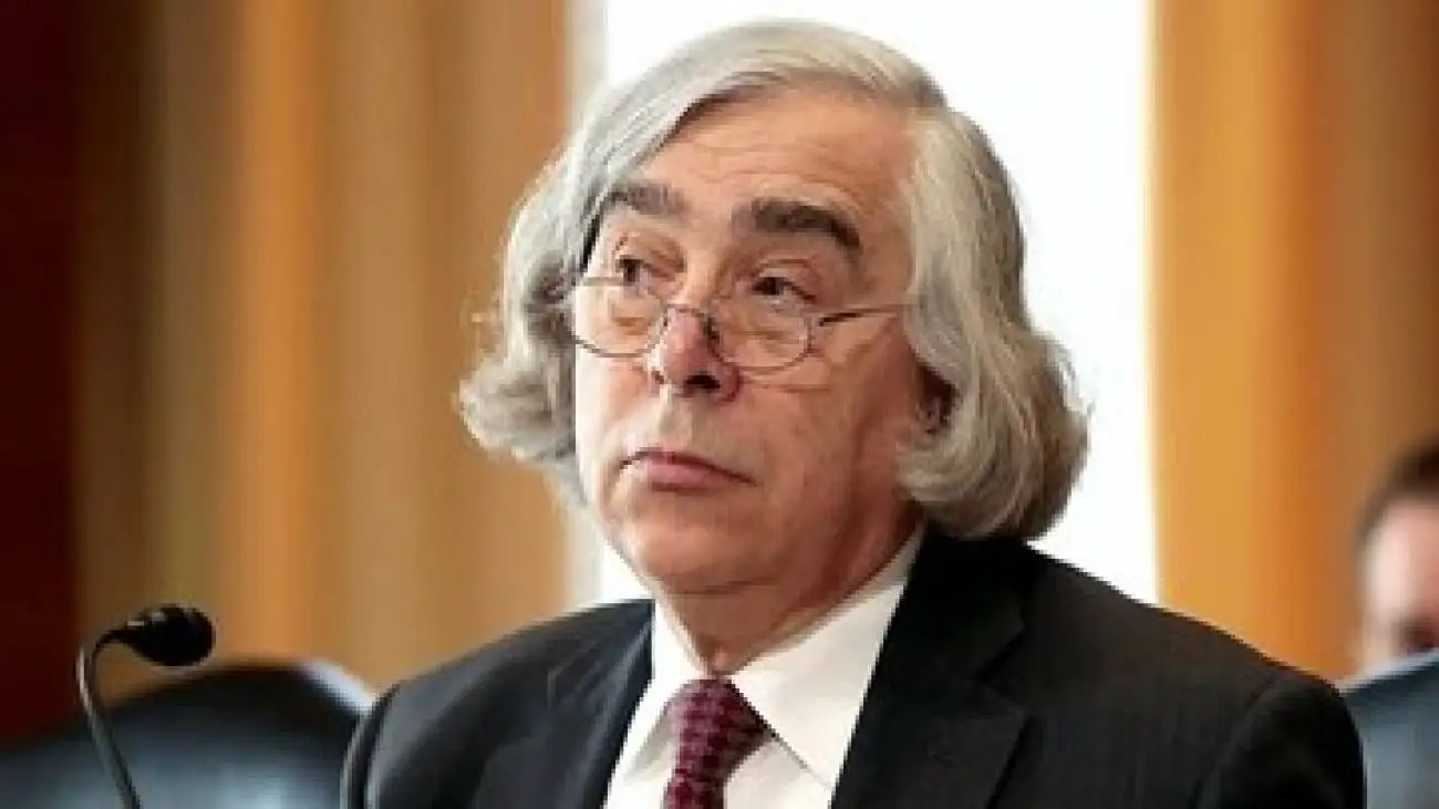 طرح مونیز برای ایجاد کنسرسیوم هسته ای: اورانیوم غنی شده ایران را میان کشورهای منطقه تقسیم کنید  -  اجاره یک جزیره ایرانی برای 99 سال برای غنی سازی