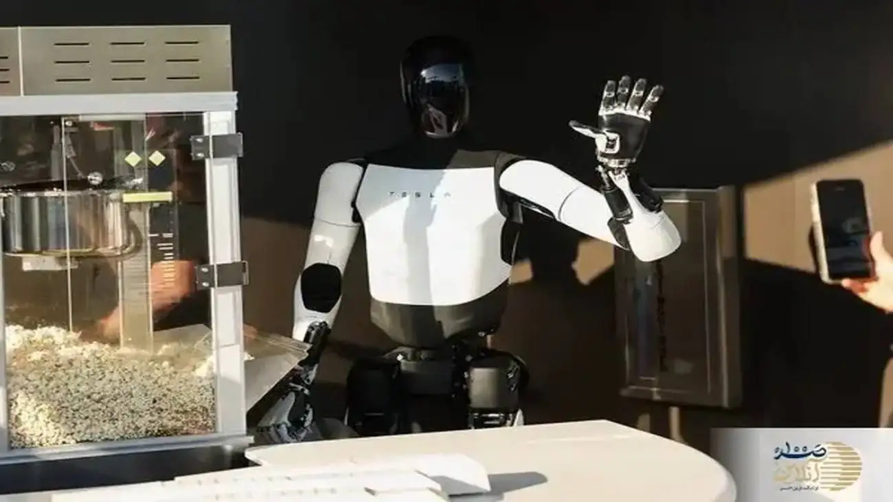 فروش ذرت بوداده توسط ربات انسان نما!  -  ویدئو