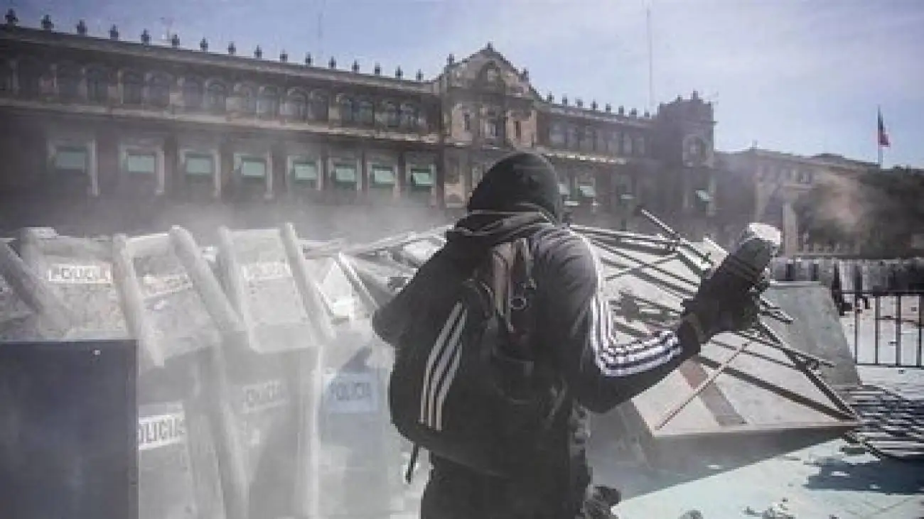 تظاهرات مردم مکزیک بر علیه سیاست های امنیتی دولت