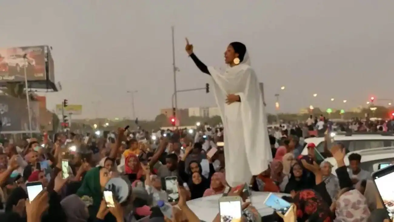 زن سفید پوش و باقی ماجرای سودان ؛ پروژه چیست؟  -  پای این2 در بین است  -  دیگر خراب کاری در آسیا کافی نیست