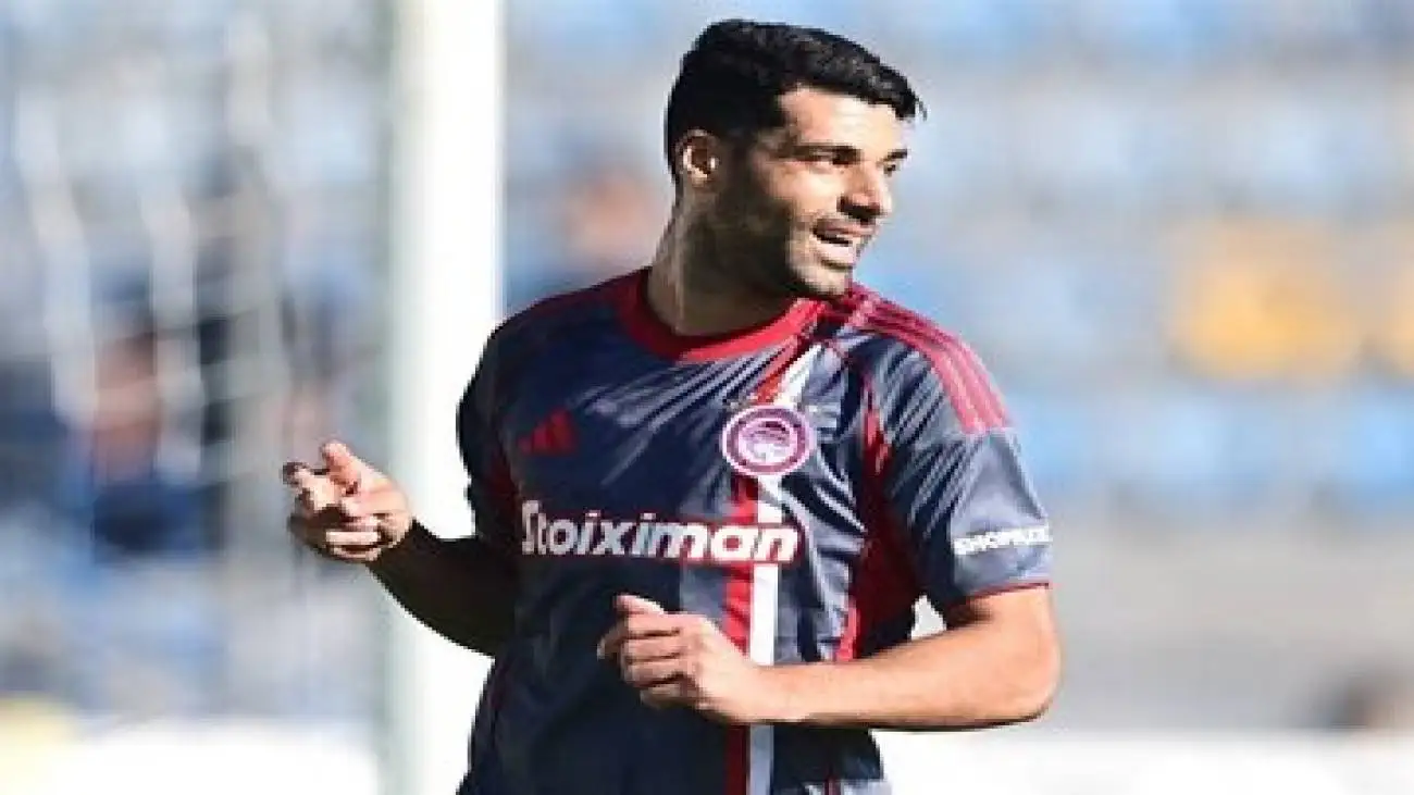 عکس -  طارمی مقابل بارسلونا روی نیمکت