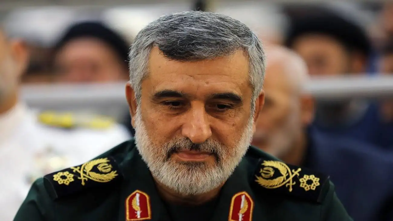آخرین زیارت شهید حاجی زاده ساعاتی قبل از شهادت  -  ویدئو