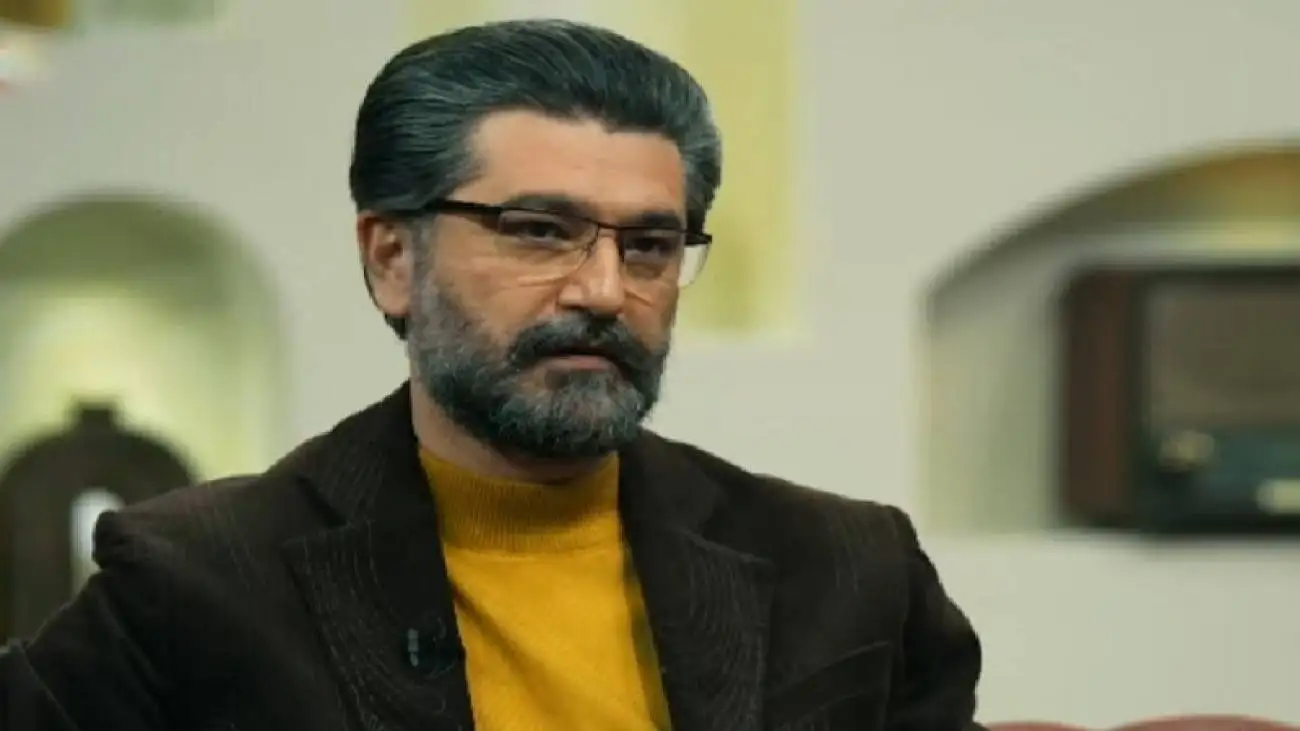 ویدیو  -  صدای زیبا و احساسی امیرحسین مدرس با خواندن یک ترانه نوستالژی