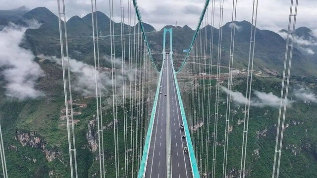 ویدیو  -  ساخت  بلندترین پل جهان در گوئیژو چین فقط در 3 سال