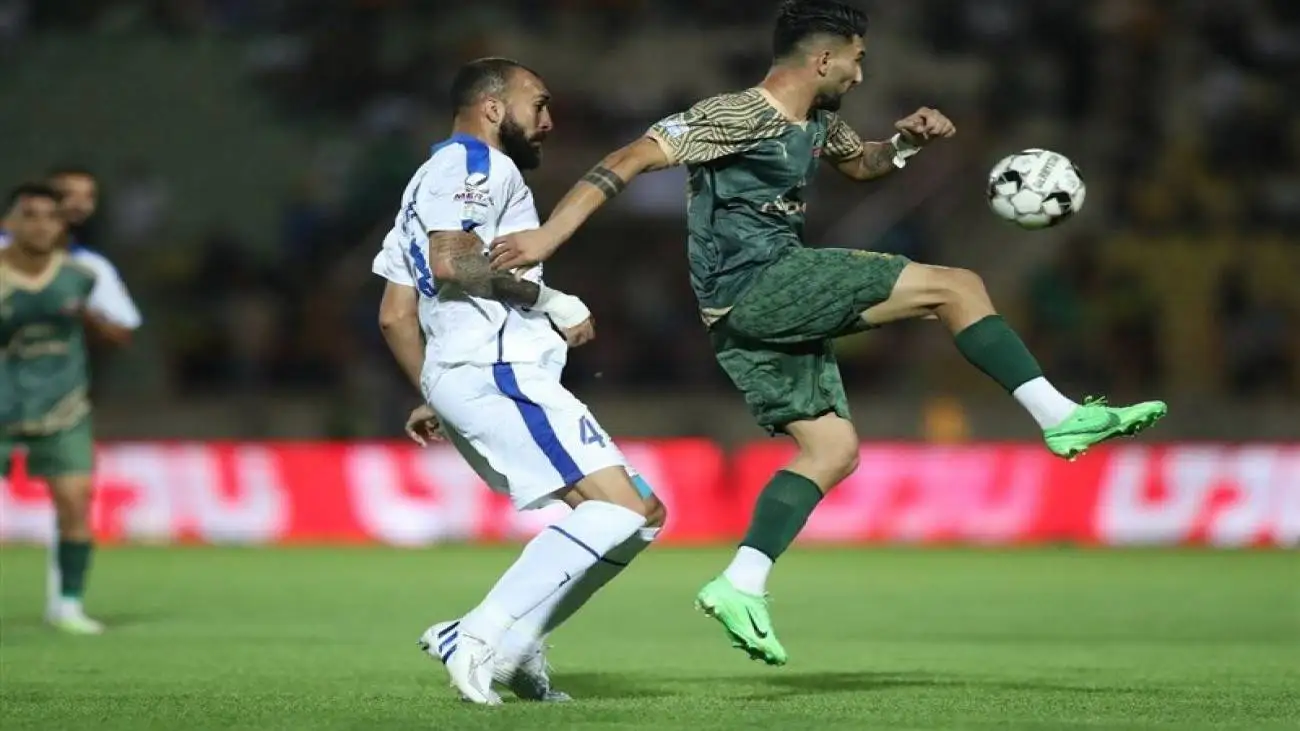 اقدام توهین آمیز شمس آذر بعد از بازی با پرسپولیس + تصویر  -  بهزیستی: این موضوع غیراخلاقی است